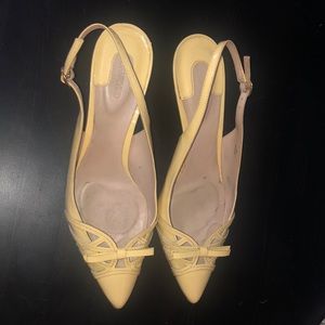 Size 9 pastel yellow Joan and David heels💛